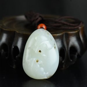 籽料和田白玉年年有余吊坠