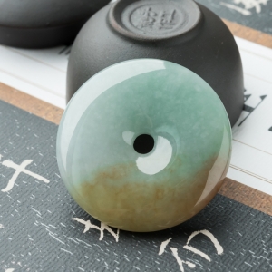 糯冰种黄加绿翡翠平安扣吊坠