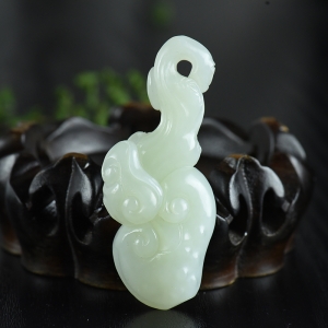 籽料和田白玉如意吊坠