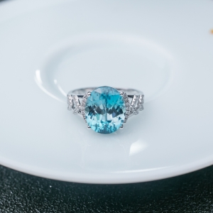 18K风信子石戒指