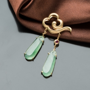 18K冰种浅绿翡翠福瓜吊坠