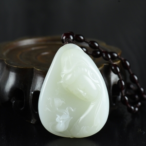 籽料和田白玉观音吊坠