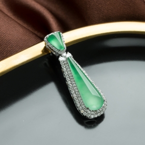 18K冰种苹果绿翡翠吊坠