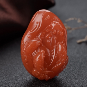 樱桃红南红年年有余吊坠