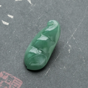 糯冰种深绿翡翠福豆吊坠