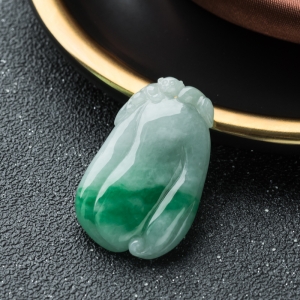 糯种飘翠翡翠佛手吊坠