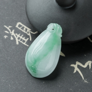 糯冰种飘翠翡翠花吊坠