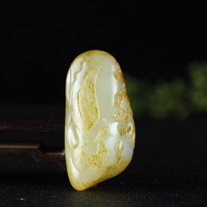 籽料和田白玉凤穿牡丹吊坠