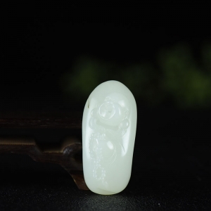 籽料和田白玉弥勒佛吊坠