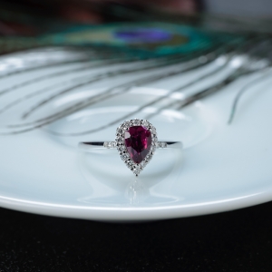 18K鸽血红红宝石戒指