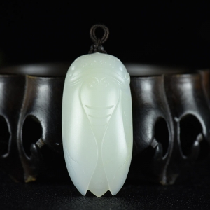 籽料和田白玉一鸣惊人吊坠