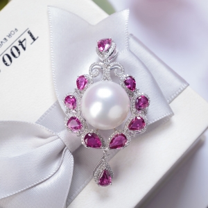 18K海水白色珍珠吊坠