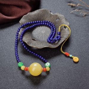 鸡油黄蜜蜡圆珠吊坠