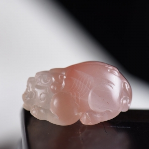 冻料南红貔貅吊坠