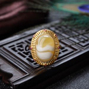 18K白花蜜蜡戒指