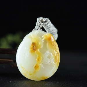 籽料和田白玉事事有喜吊坠