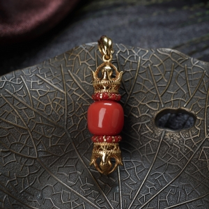 18K沙丁珊瑚吊坠