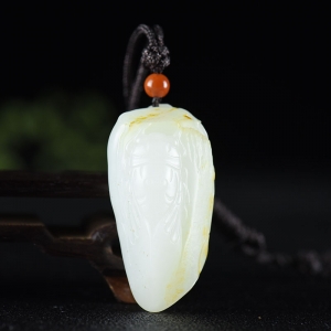 籽料和田白玉一鸣惊人吊坠