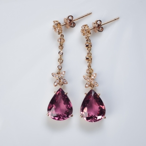 18K粉色碧玺耳坠