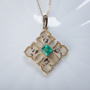 18K亮绿祖母绿吊坠