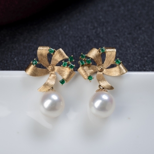 18K鲜绿祖母绿耳坠