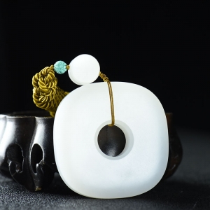 山流水料和田羊脂白玉方平安扣吊坠