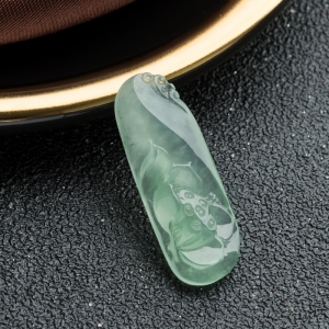 冰种浅绿翡翠荷塘月色吊坠