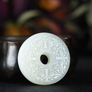 山料和田白玉守护平安扣吊坠