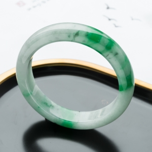 57.5mm糯冰种飘翠翡翠平安镯