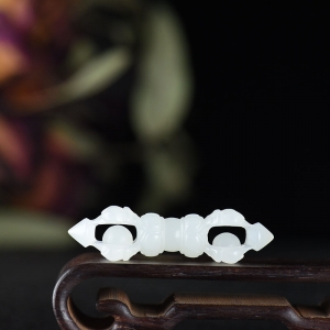 籽料和田白玉金刚杵吊坠