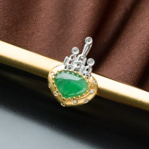 18K糯冰种苹果绿翡翠城堡吊坠