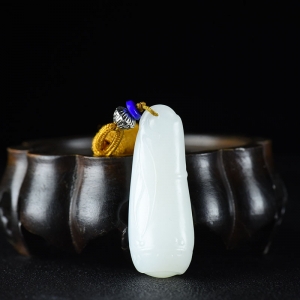 山料和田白玉节节高升吊坠