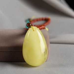 金绞蜜蜜蜡水滴吊坠