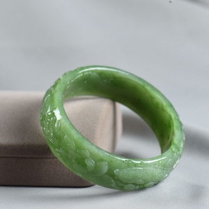 59.5mm山料和田碧玉年年有余手镯