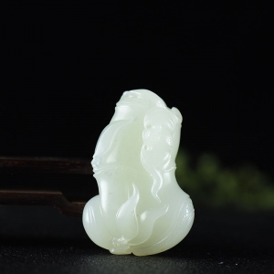 籽料和田白玉祝福吊坠