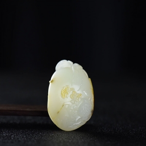 籽料和田白玉蝶恋花吊坠