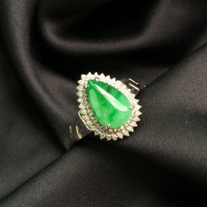 18K糯冰种飘翠翡翠戒指