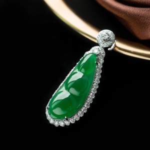 18K冰种阳绿翡翠福豆吊坠