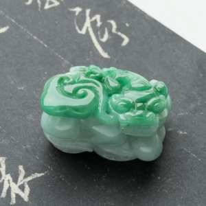 糯种飘翠翡翠貔貅吊坠