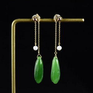 18K山料和田碧玉玉兰花耳坠