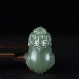 山料和田碧玉貔貅吊坠