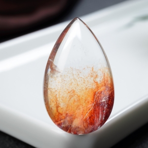 红胶花水晶吊坠