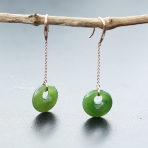 18K山料和田碧玉耳坠