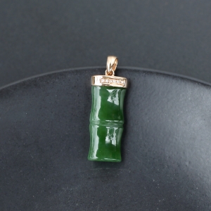18K山料和田碧玉竹节吊坠