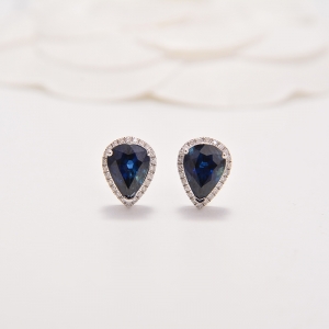 18K深蓝色蓝宝石耳钉
