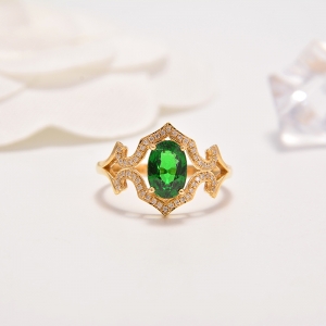 18K沙弗莱石戒指