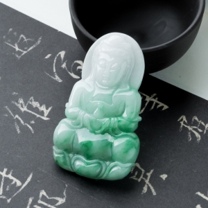 糯种飘翠翡翠观音吊坠