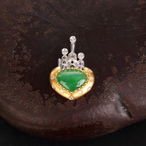 18K糯冰种阳绿翡翠吊坠