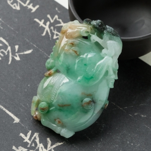 糯冰种黄加绿翡翠马上封侯吊坠