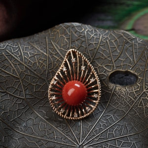 18K沙丁珊瑚吊坠